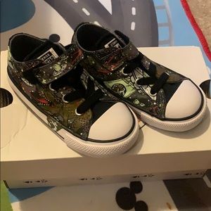 Converse dinoverse toddler size 7 NEW
